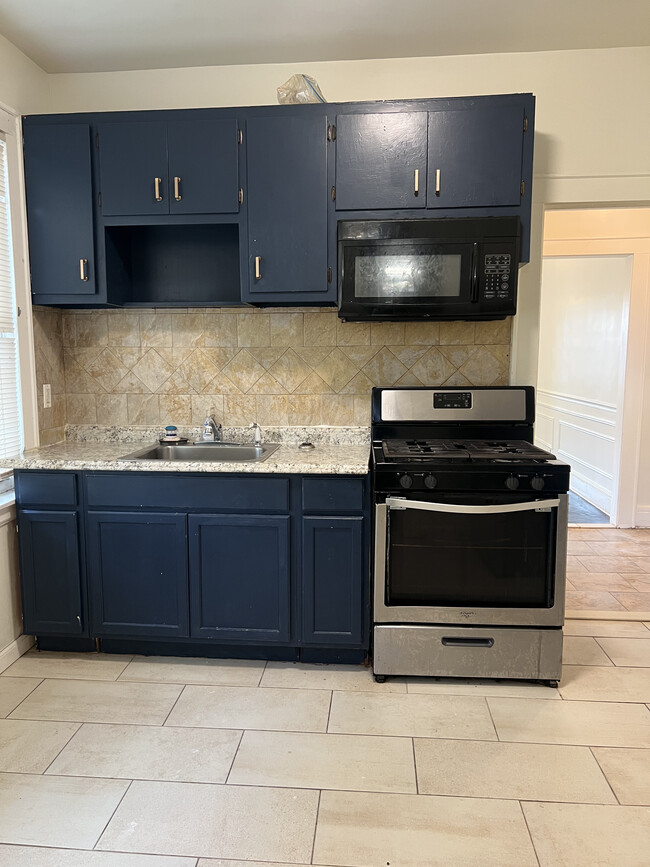 Building Photo - 174 W End Ave