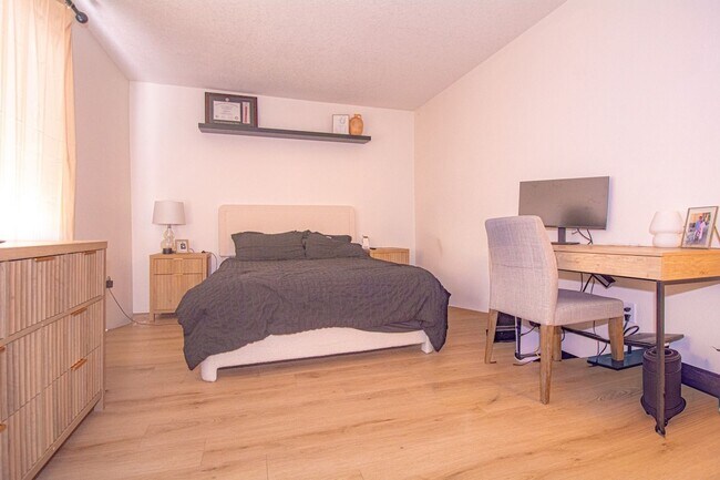 Building Photo - 8408 Spring Desert Pl