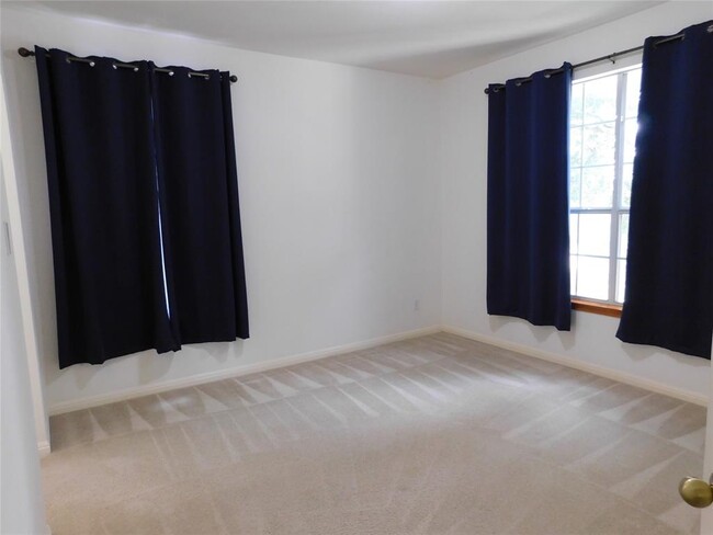 Building Photo - 1511 Homewood Cir