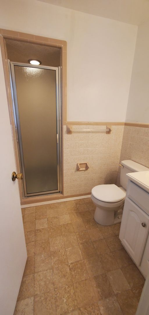 Building Photo - Spacious Home Ready For Move In