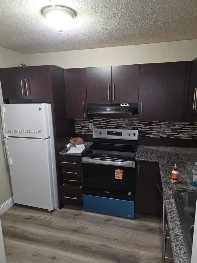 Building Photo - 3399 Foxcroft Rd