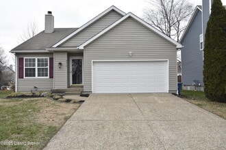 Building Photo - 4313 Hickoryview Dr