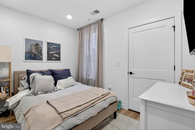 Building Photo - 1415 Locust St