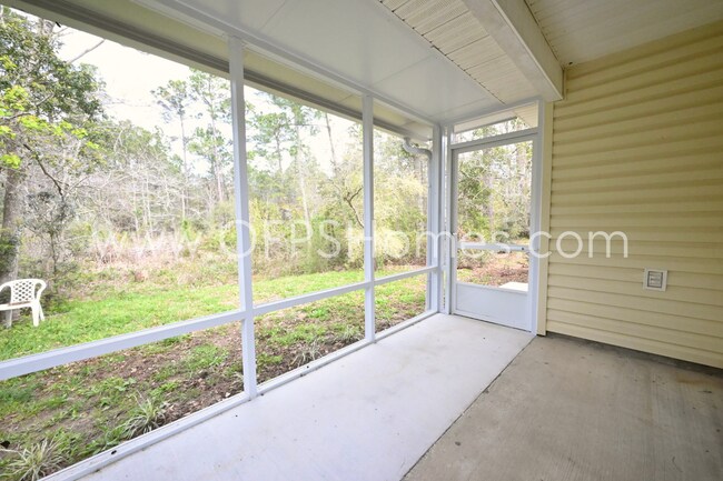 Building Photo - 3/2 in Pensacola!