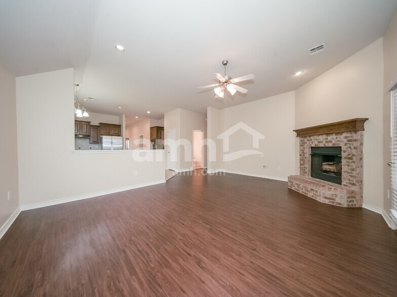 Building Photo - 16304 Fair Winds Way