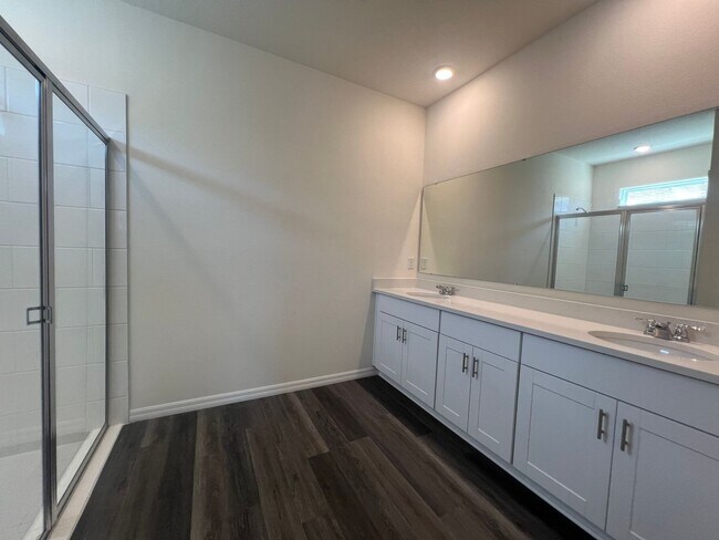 Building Photo - New Build 4 bed/2bath House in The Archer ...