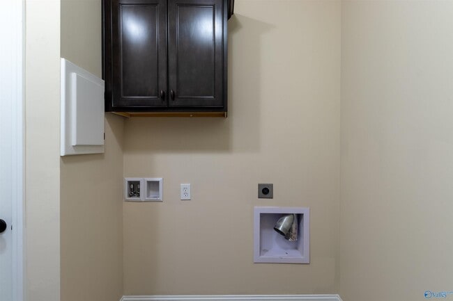 Building Photo - 17331 Fieldway Cir