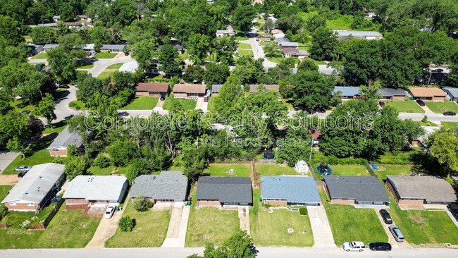 Building Photo - 10315 Monarch Dr