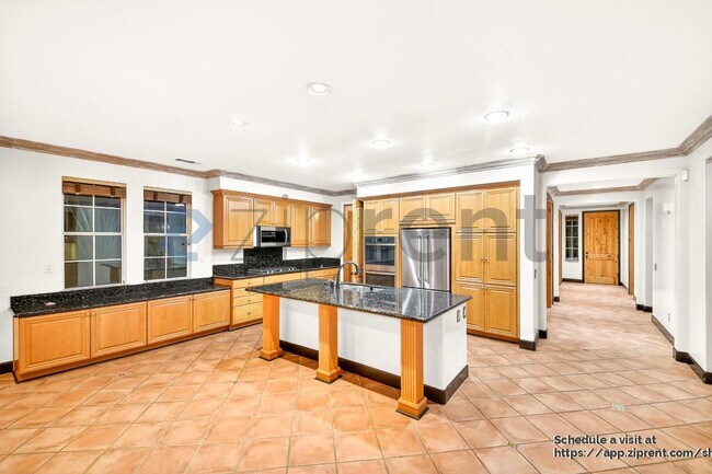 Building Photo - 1485 Clearview Cir