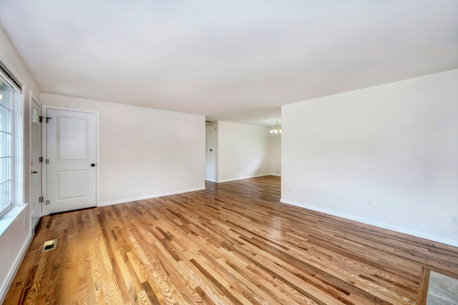 Building Photo - Lynnwood Rambler