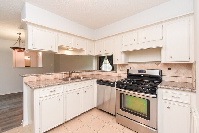 Building Photo - 22743 Red River Dr