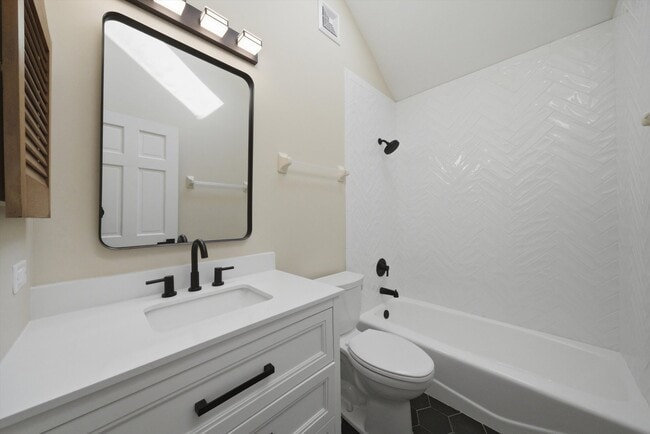Building Photo - 1215 Triple Crown Ct