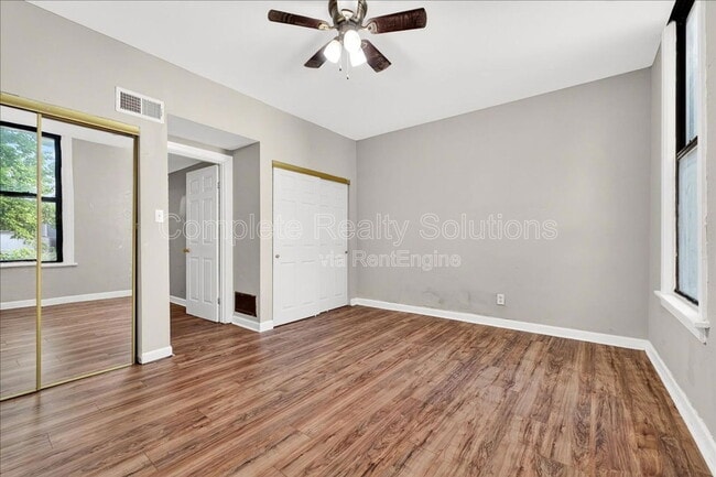 Building Photo - 205 Schirmer St