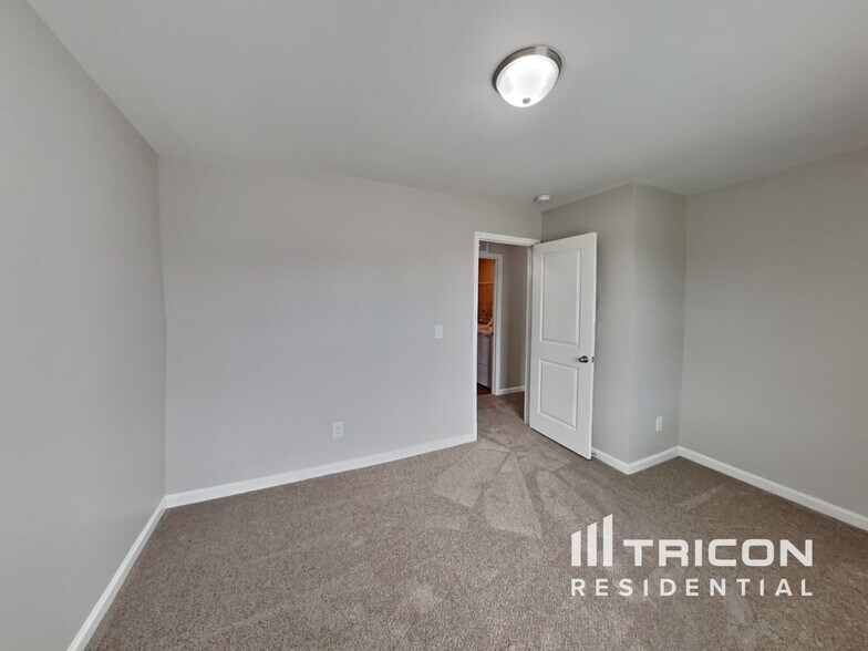 Building Photo - 209 Quincy Meadow Ave
