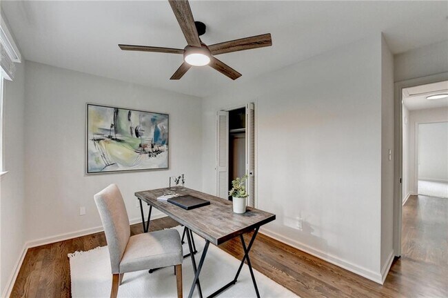 Building Photo - 1450 Cedarhurst Dr