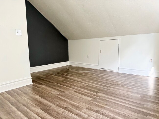 Building Photo - Cozy + Convenient Hanover 3BR w/ Backyard & Fireplace