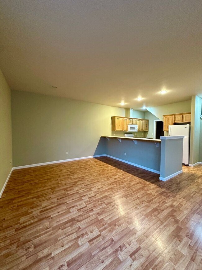 Building Photo - K1021