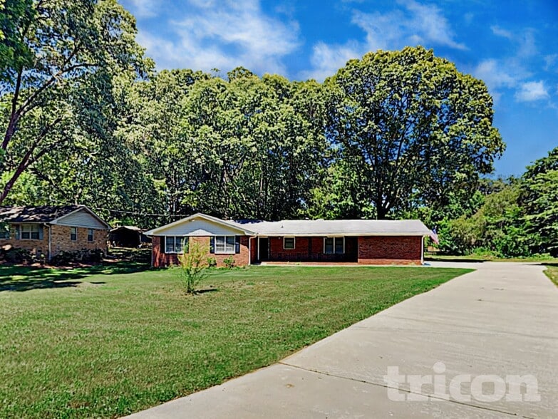 Building Photo - 4076 Parkway Cir NW