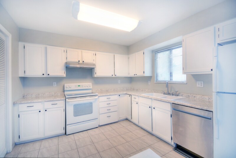 Building Photo - 6660 Parkridge Ct