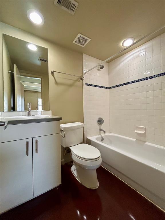 Building Photo - 2408 Leon St