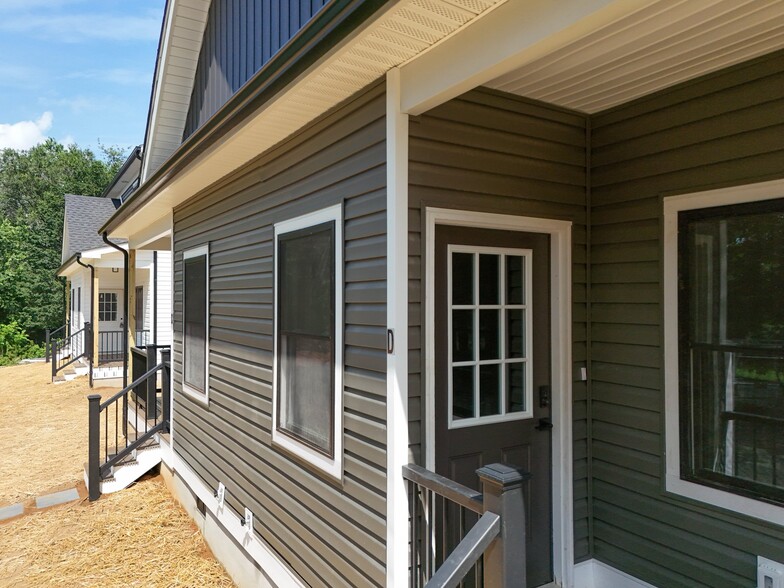 Building Photo - 1006 Pocahontas Ave