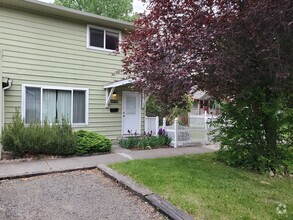 Building Photo - 10th St. Triplex