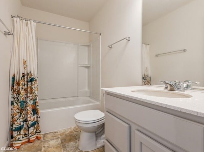 Building Photo - 537 Watercress Dr