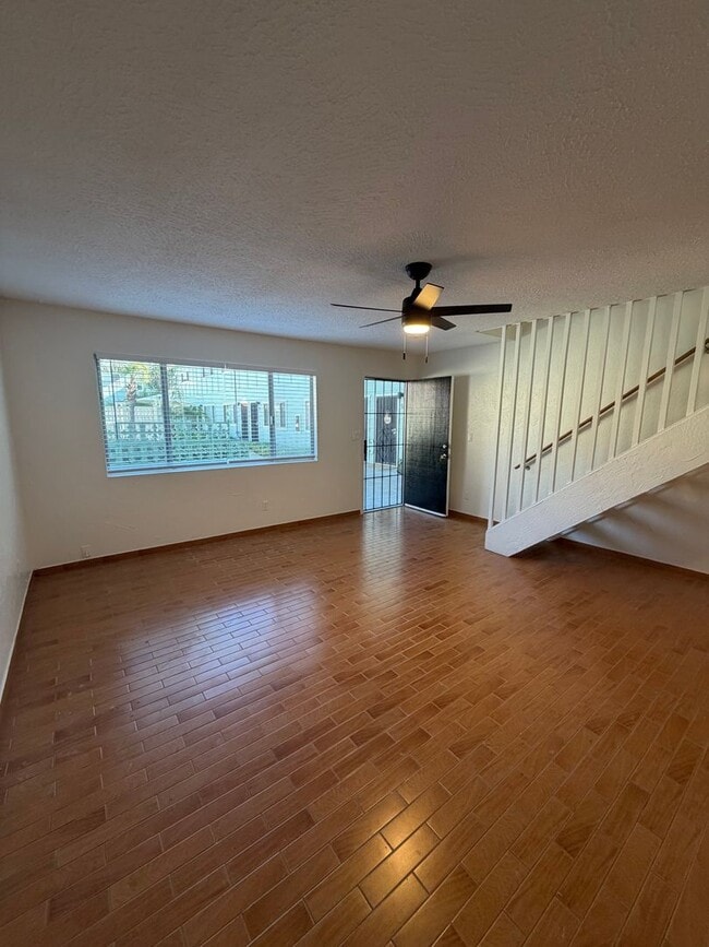 Building Photo - Spacious 3 bed / 1.5 bath townhome - La Mesa