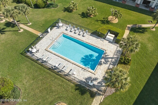 Building Photo - 11 Dondanville Rd