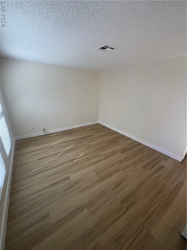 Building Photo - 3939 S Torrey Pines Dr