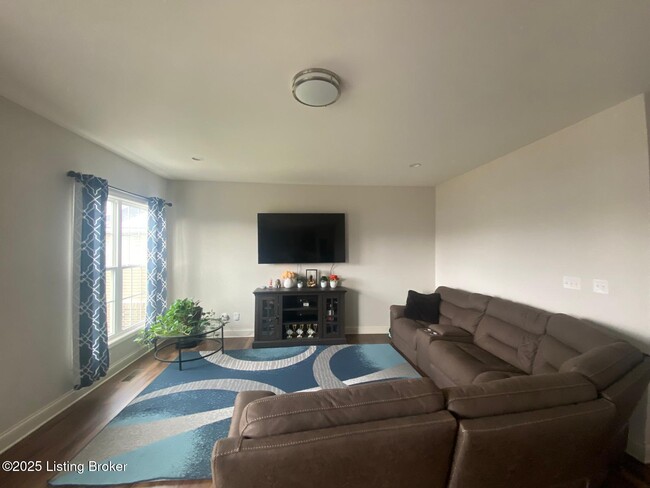 Building Photo - 114 Belden Trl