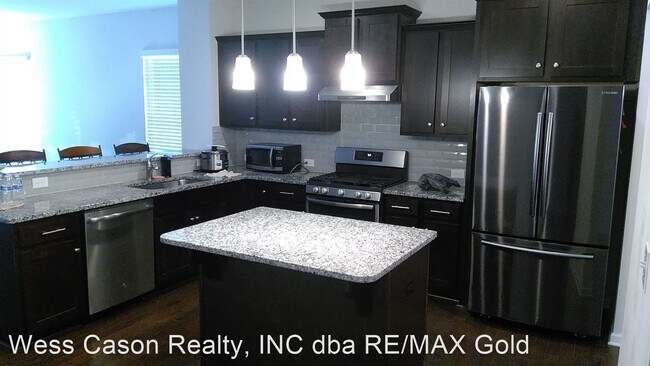Building Photo - 4 br, 3.5 bath House - 6096 Cloverdale Drive