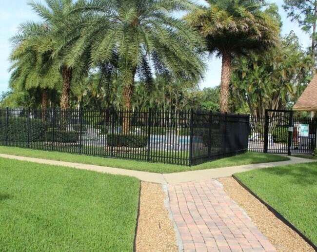 Building Photo - 13115 Belhaven Ct