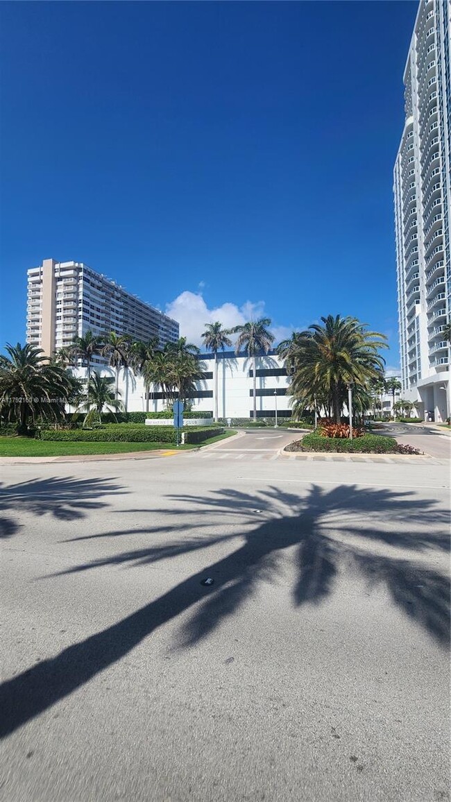 Building Photo - 1945 S Ocean Dr