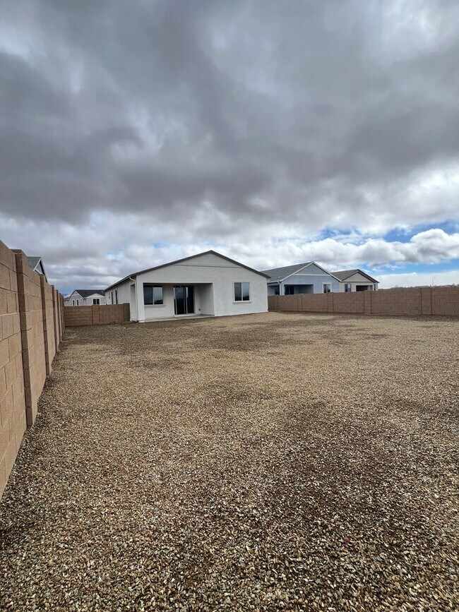 Building Photo - Brand New Home In Pronghorn Ranch!