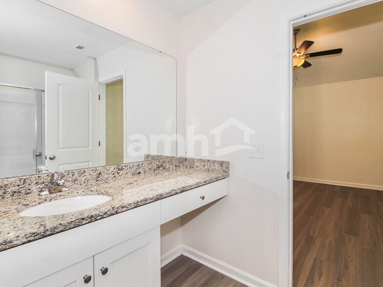 Building Photo - 1341 John Swann St