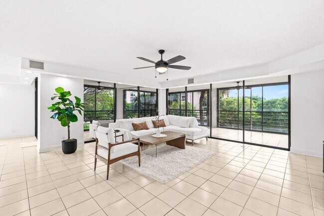 Building Photo - 7201 Promenade E Dr