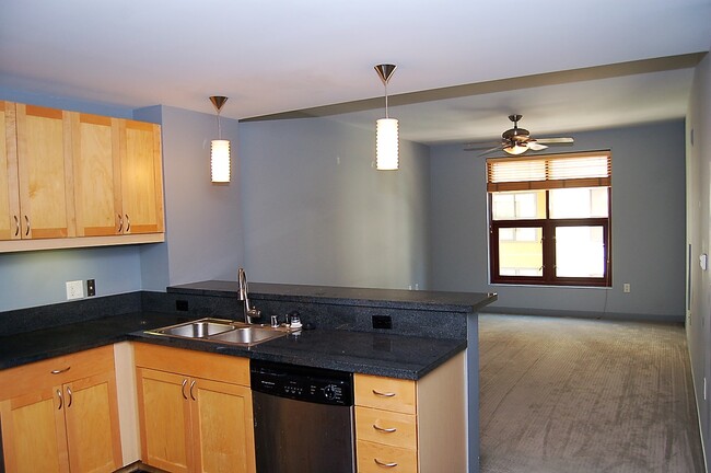 Building Photo - 1150 J St