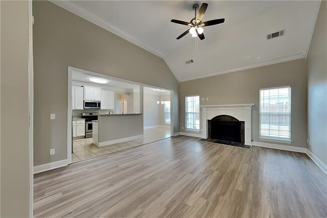 Building Photo - 401 Oscar Way