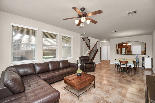 Building Photo - 2202 Waterford Park St