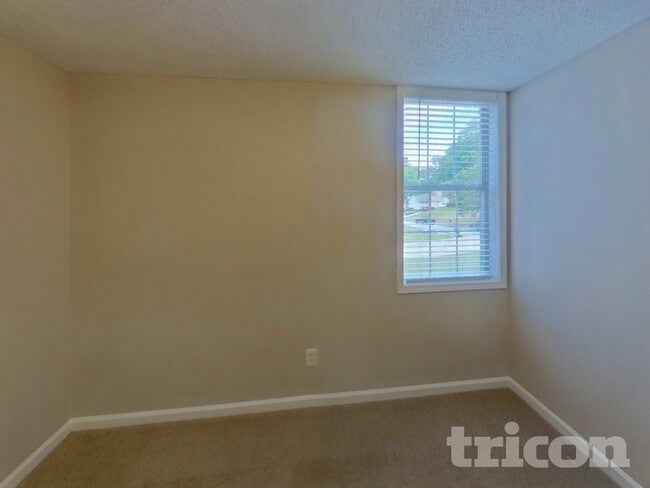Building Photo - 11203 Chelsea Ln