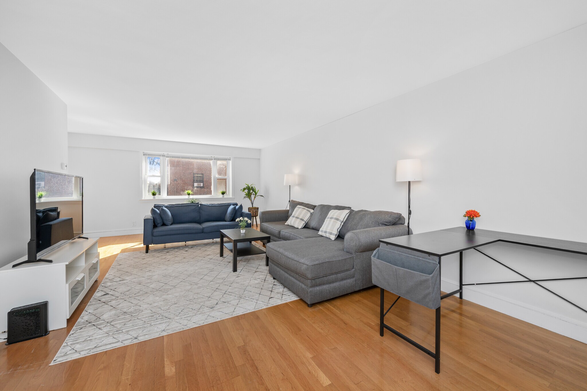 Building Photo - 131 Sewall Ave