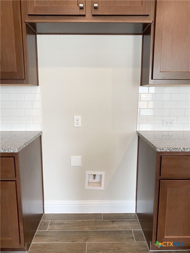 Building Photo - 130 Hidden Branch Cv