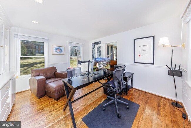 Building Photo - 980 Old Holly Dr