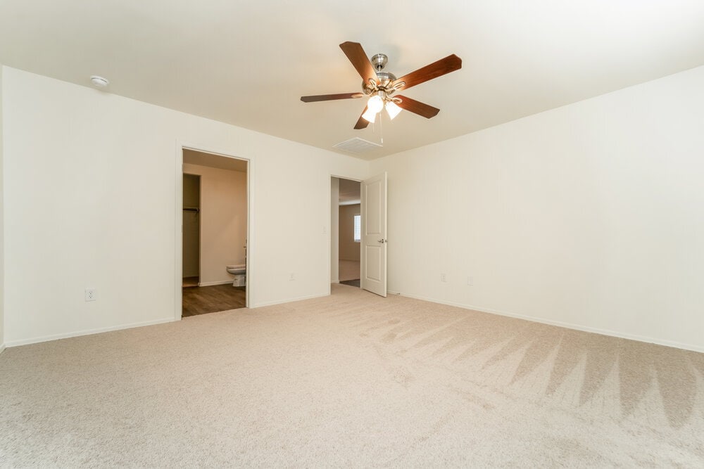 Building Photo - 12835 N Peony Dr