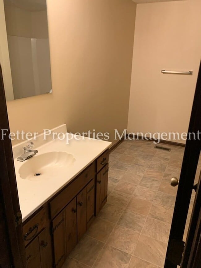 Building Photo - 6566 Heathervale Ct