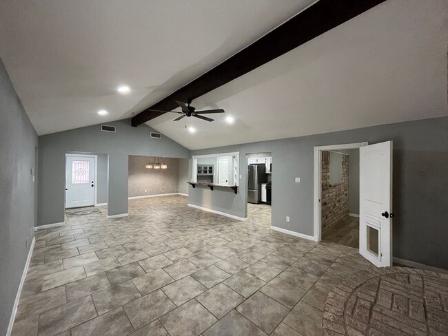 Building Photo - UPDATED HOME WITH BONUS ROOM