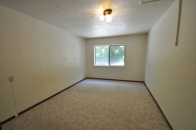 Building Photo - 23660 Ontario Dr