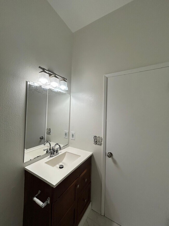 Building Photo - 8526 16th Ave NW