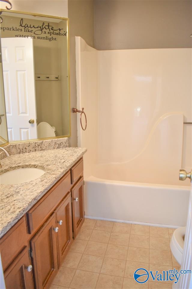 Building Photo - 105 Buttercup Ln